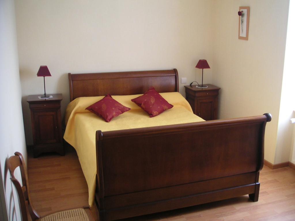 Les Quatre Saisons Bed & Breakfast Moitron-sur-Sarthe Exterior photo